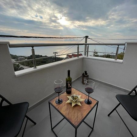 Sea Sky Apartment Tucepi Exterior photo